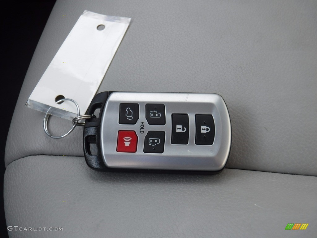 2014 Sienna XLE AWD - Silver Sky Metallic / Light Gray photo #26