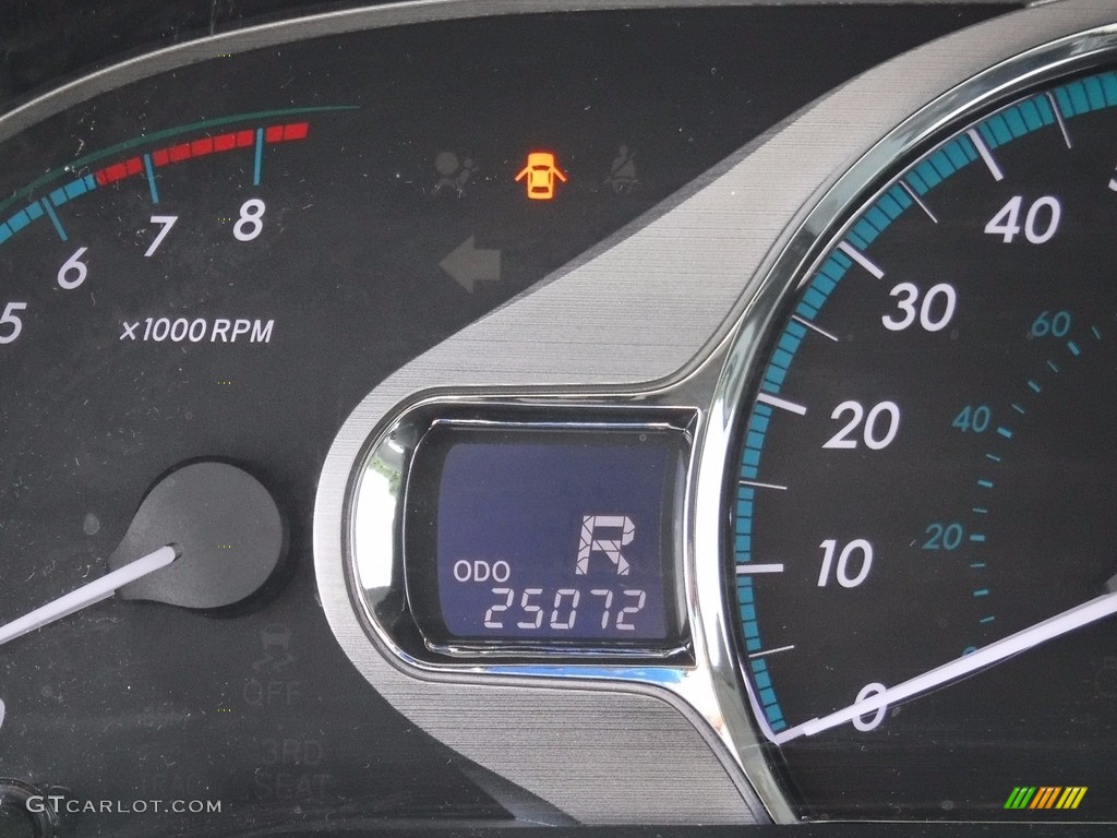 2014 Sienna XLE AWD - Silver Sky Metallic / Light Gray photo #28