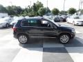 Deep Black Metallic - Tiguan SE Photo No. 3