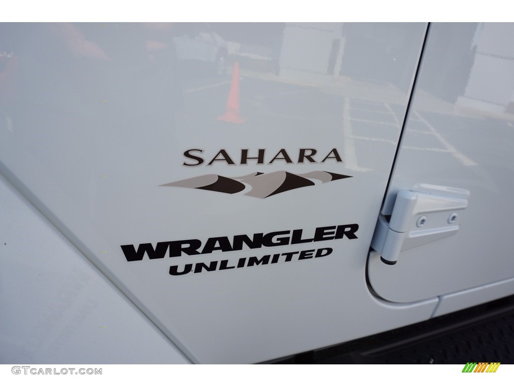 2017 Wrangler Unlimited Sahara 4x4 - Bright White / Black/Dark Saddle photo #13