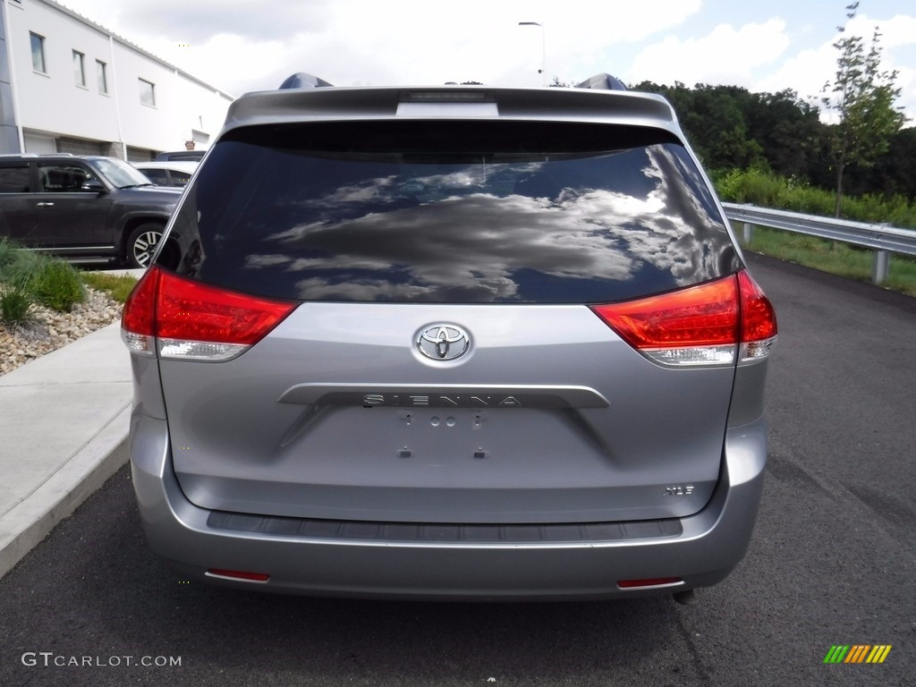 2014 Sienna XLE - Silver Sky Metallic / Light Gray photo #9