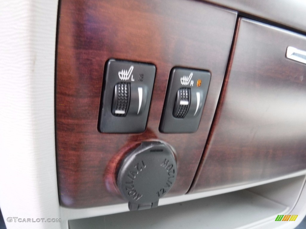 2014 Sienna XLE - Silver Sky Metallic / Light Gray photo #17