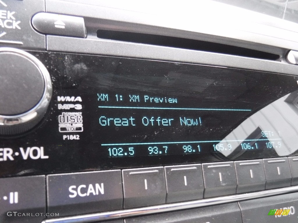 2014 Sienna XLE - Silver Sky Metallic / Light Gray photo #19