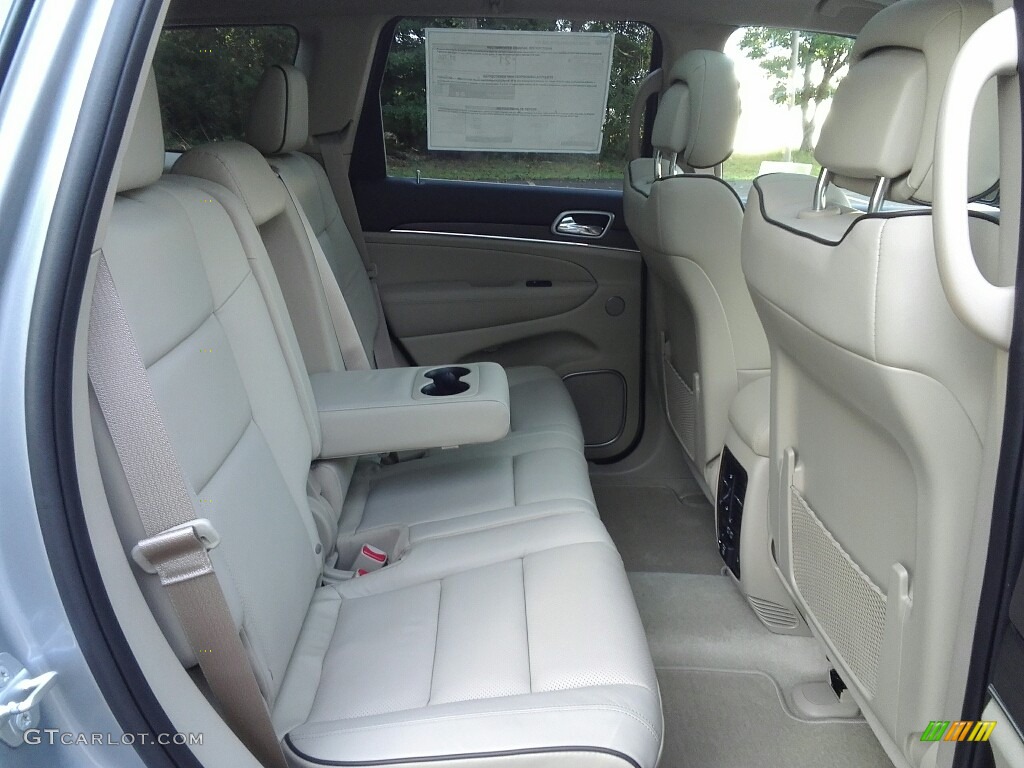 Brown/Light Frost Beige Interior 2018 Jeep Grand Cherokee Overland 4x4 Photo #122382994