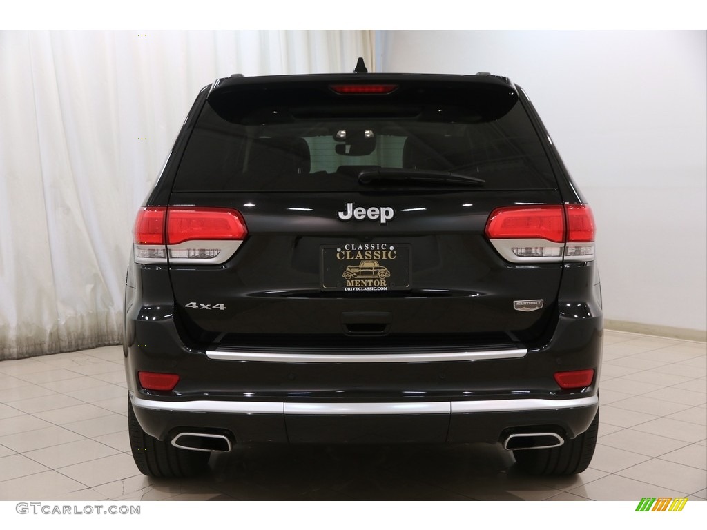 2017 Grand Cherokee Summit 4x4 - Diamond Black Crystal Pearl / Black photo #24