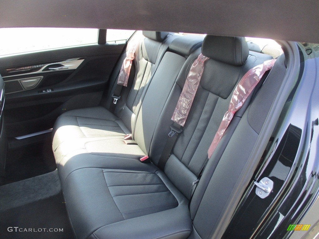 2018 7 Series 740i xDrive Sedan - Black Sapphire Metallic / Black photo #12