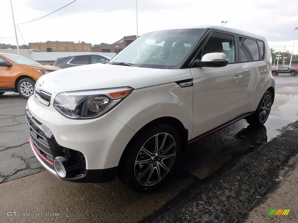 Clear White 2018 Kia Soul ! Exterior Photo #122399727