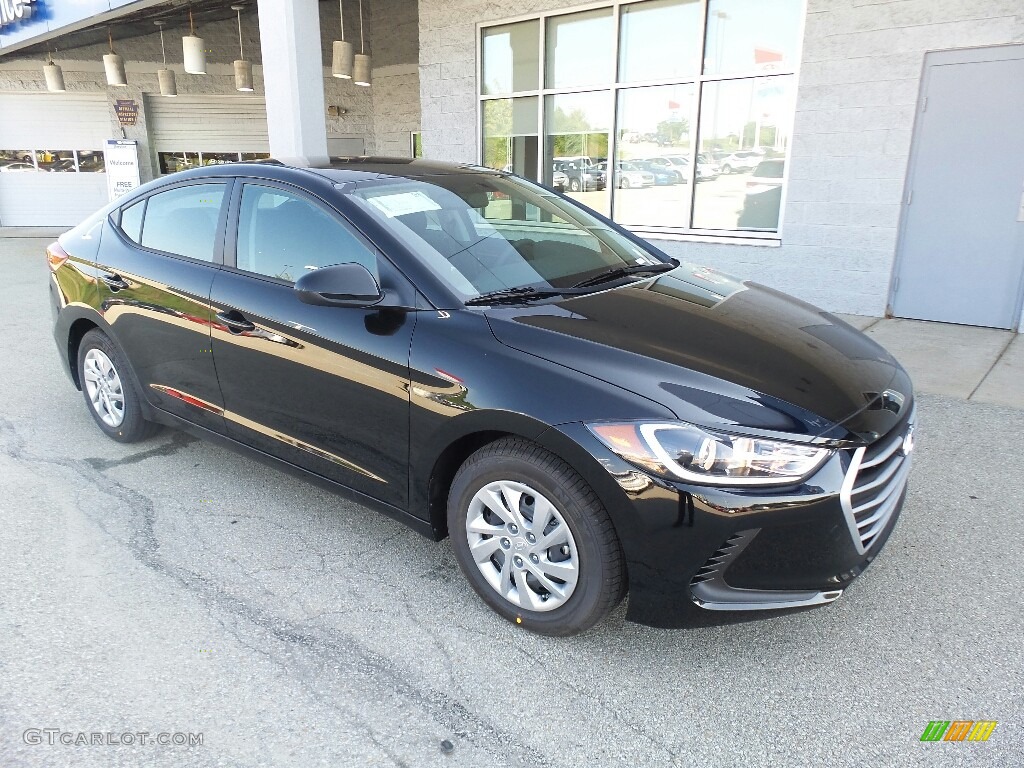 2018 Elantra SE - Phantom Black / Black photo #1