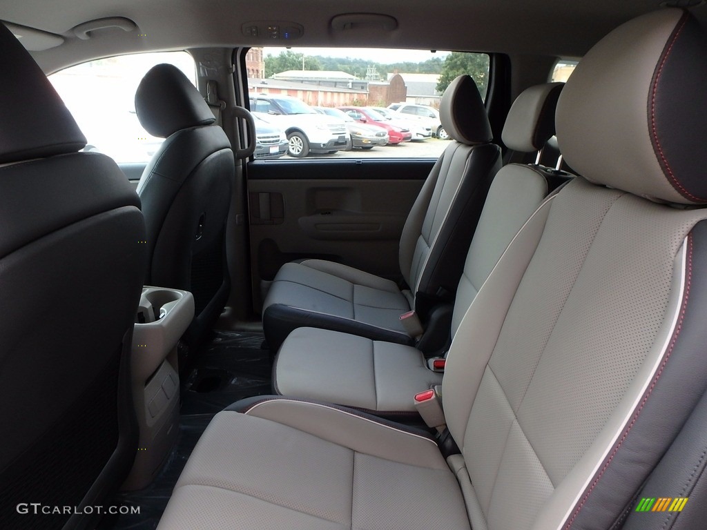 2017 Sedona LX - Clear White / Dark Graphite photo #11