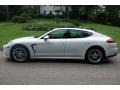 White - Panamera 4 Photo No. 3