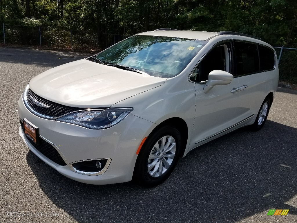 2017 Pacifica Touring L - Tusk White / Black/Alloy photo #4