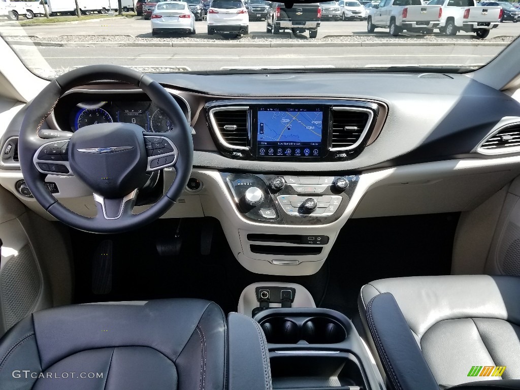 2017 Pacifica Touring L - Tusk White / Black/Alloy photo #14