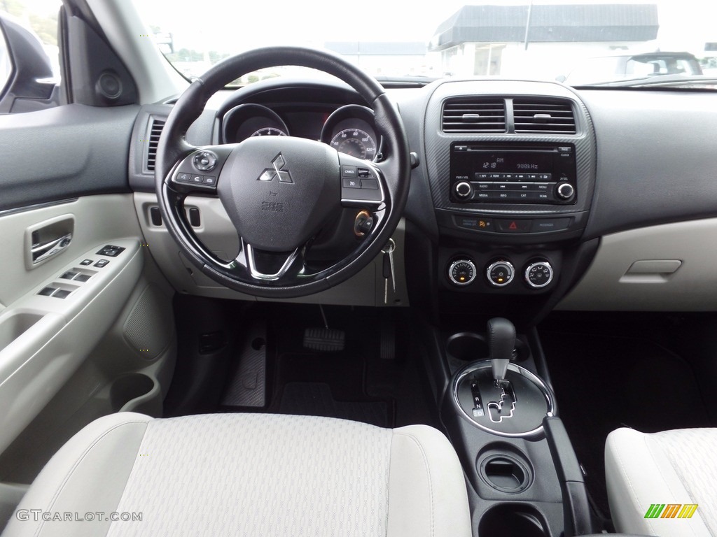 2017 Mitsubishi Outlander Sport ES Gray Dashboard Photo #122417604