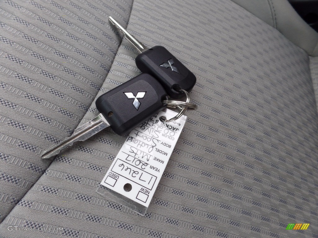 2017 Mitsubishi Outlander Sport ES Keys Photos