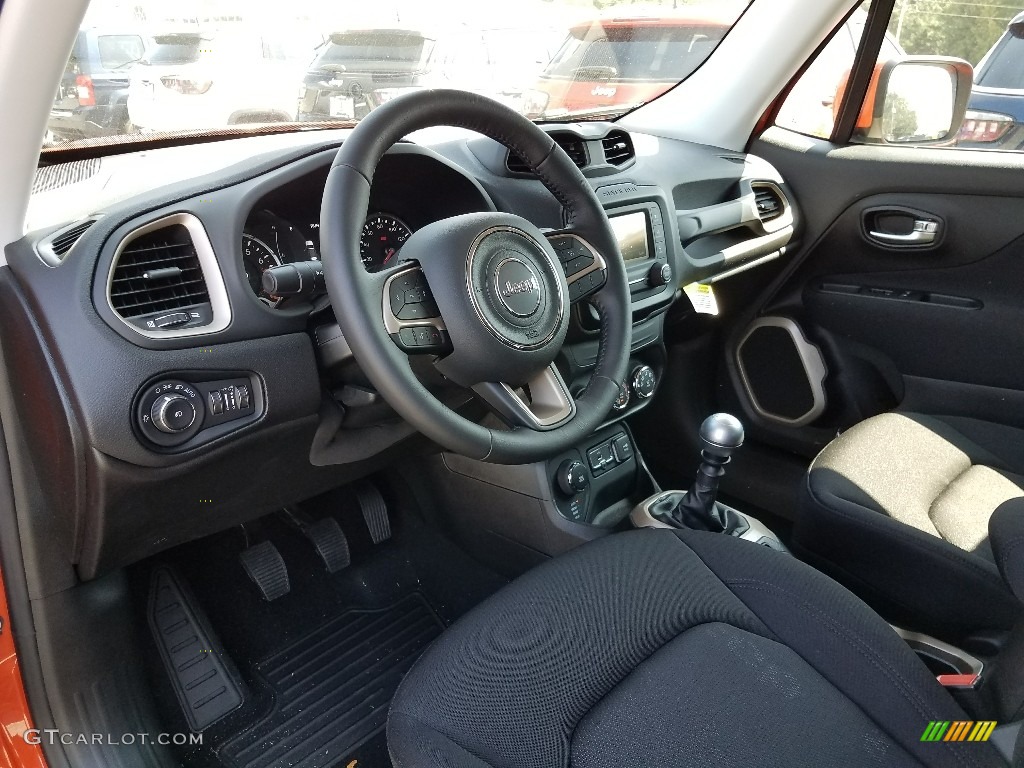 Black Interior 2017 Jeep Renegade Latitude 4x4 Photo #122419680