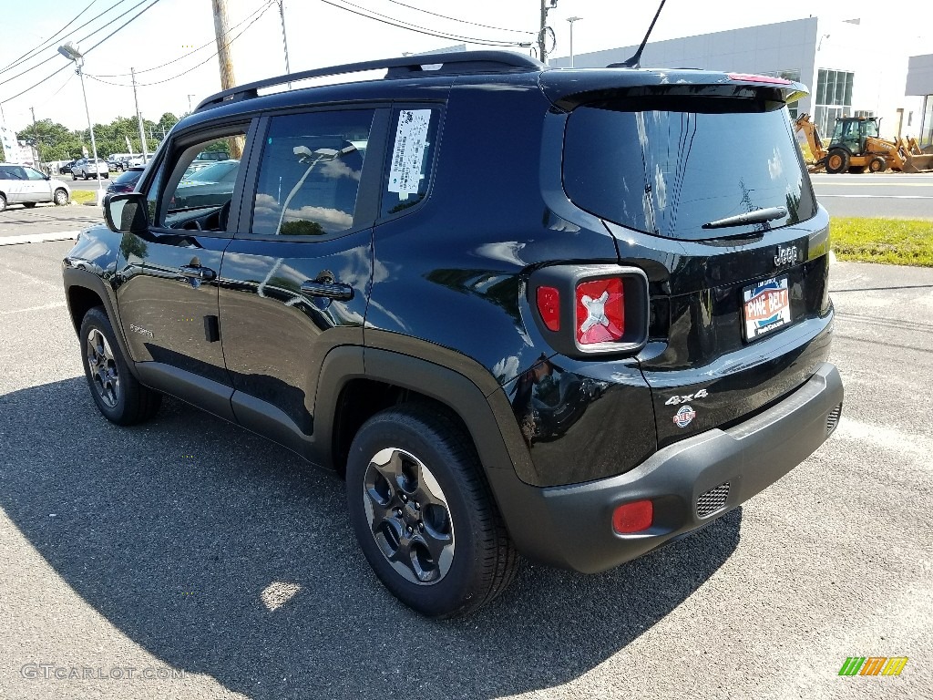 2017 Renegade Latitude 4x4 - Black / Black photo #4