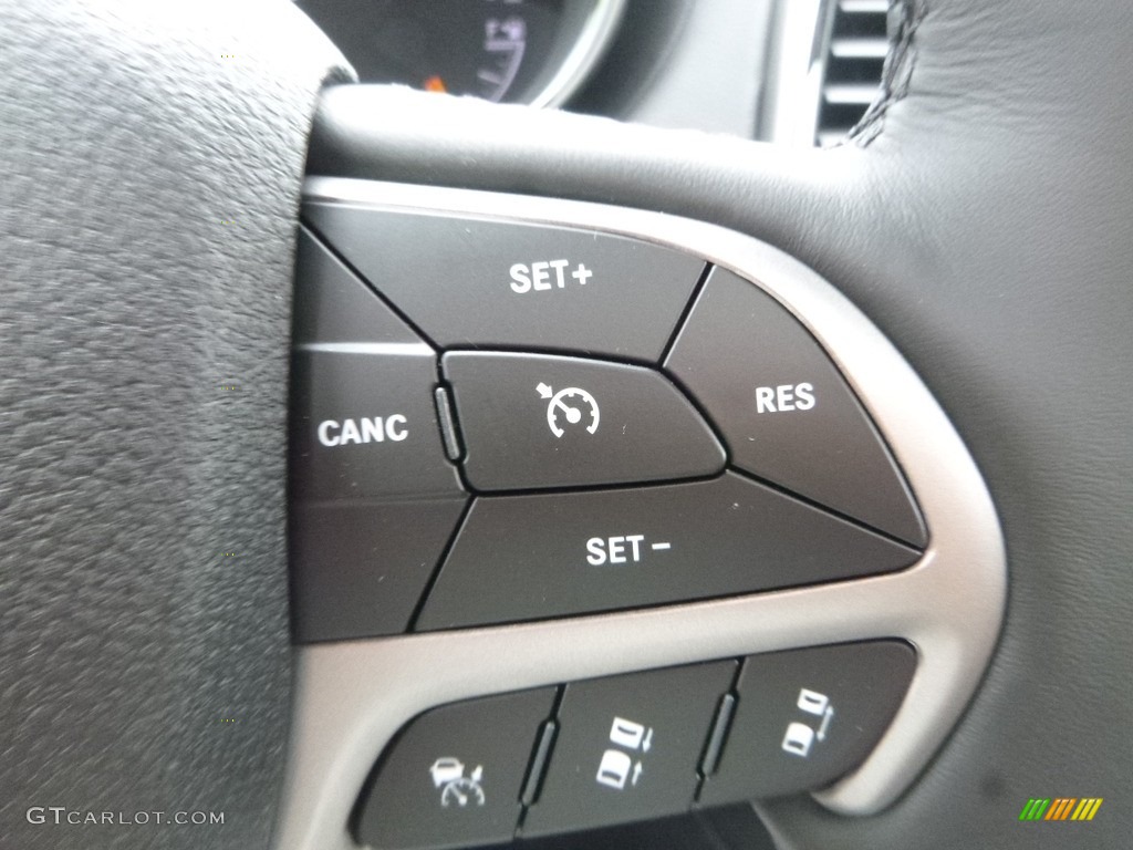 2018 Jeep Grand Cherokee Overland 4x4 Controls Photo #122420877