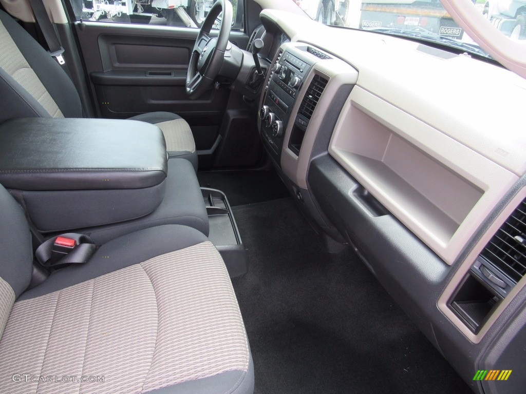 2011 Ram 1500 ST Crew Cab - Bright Silver Metallic / Dark Slate Gray/Medium Graystone photo #14