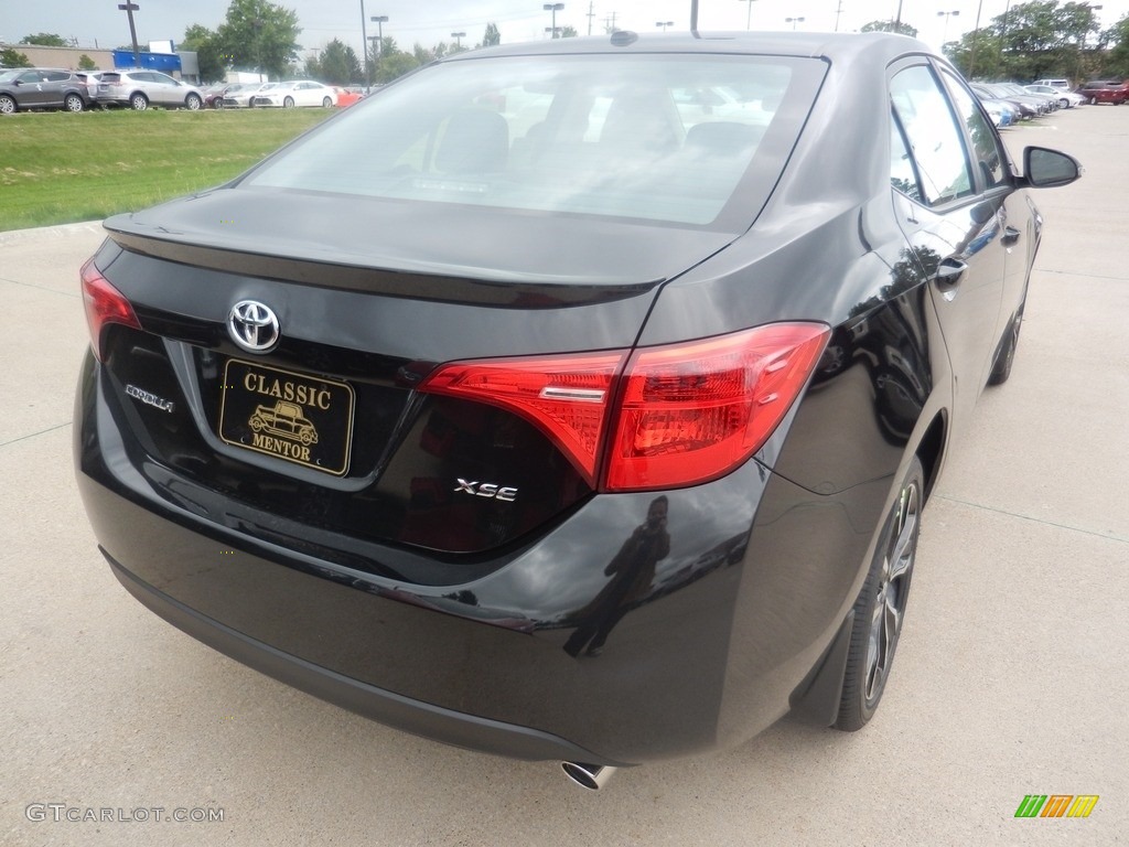 2017 Corolla XSE - Black Sand Pearl / Black photo #2