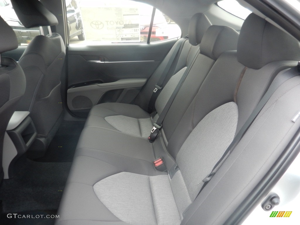2018 Camry LE - Celestial Silver Metallic / Ash photo #5