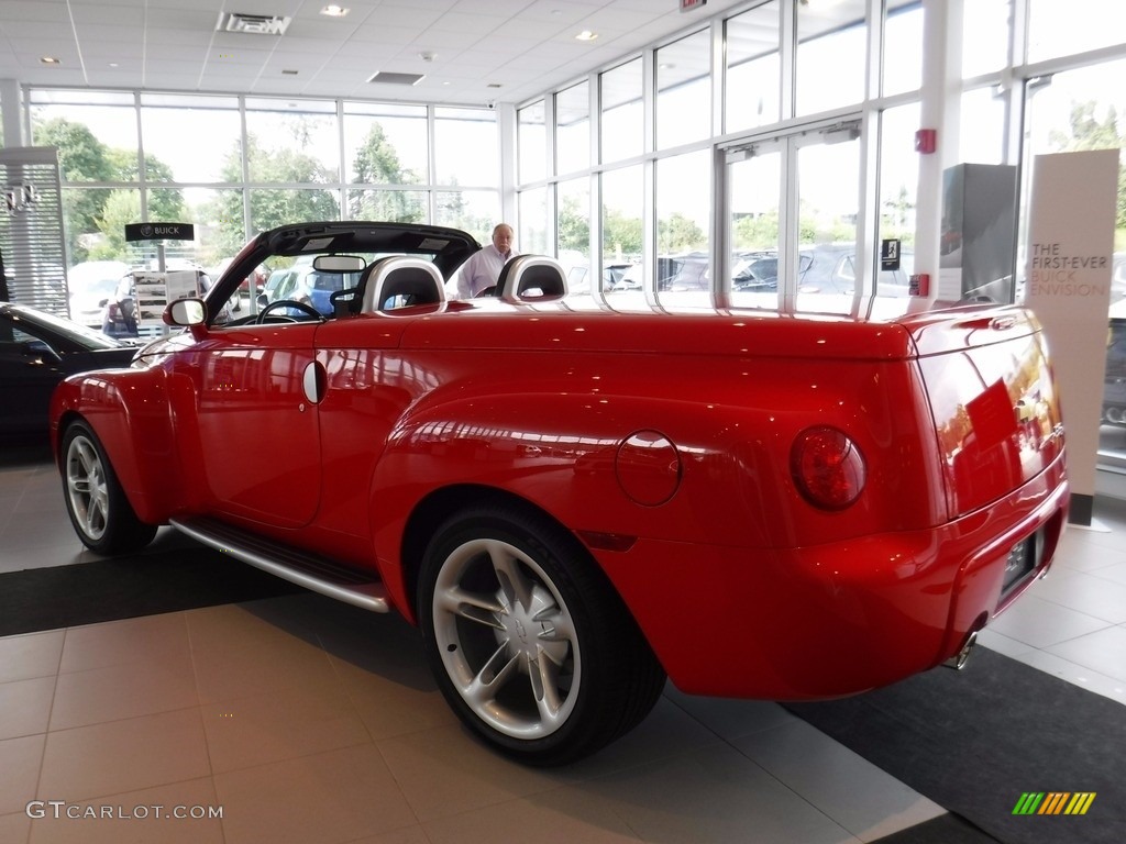 2004 SSR  - Redline Red / Ebony photo #20