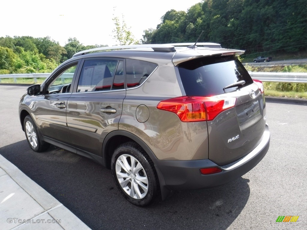 2015 RAV4 Limited AWD - Pyrite Mica / Black photo #8