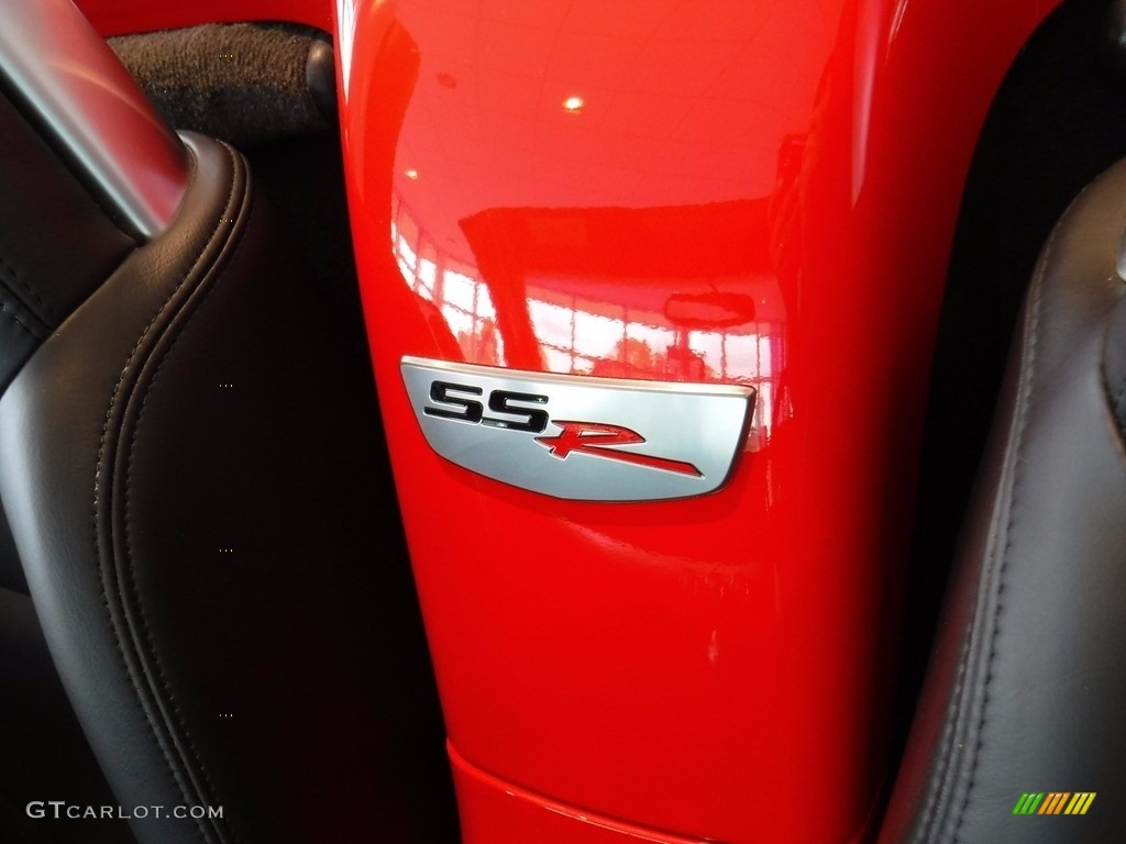 2004 SSR  - Redline Red / Ebony photo #37