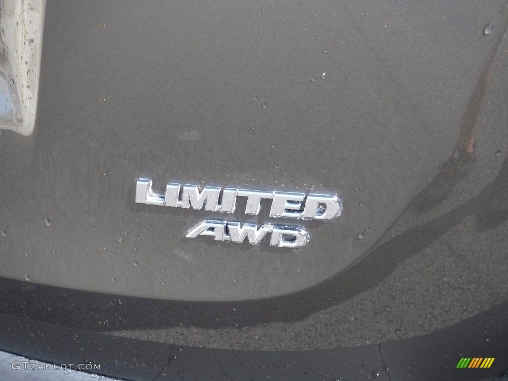 2015 RAV4 Limited AWD - Pyrite Mica / Black photo #11