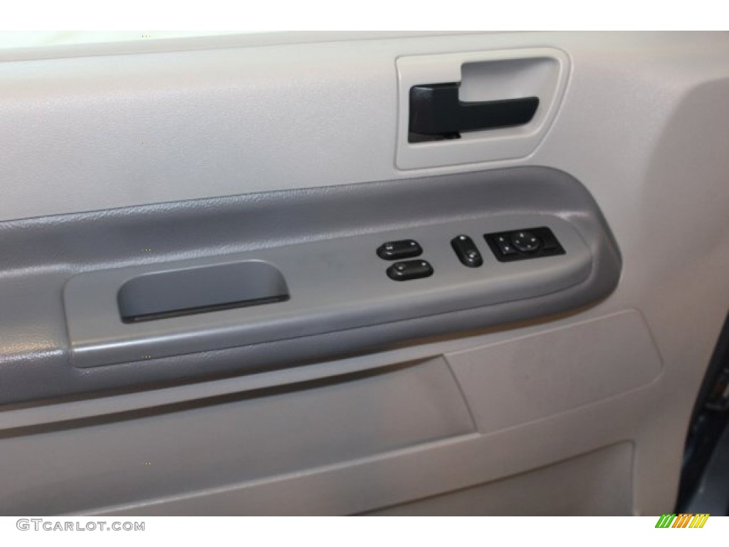 2004 Freestar SES - Medium Steel Blue Metallic / Flint Grey photo #9