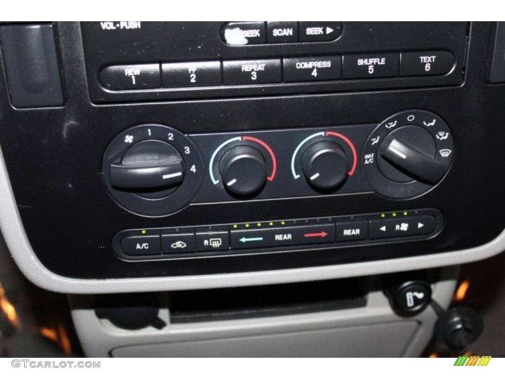 2004 Freestar SES - Medium Steel Blue Metallic / Flint Grey photo #17