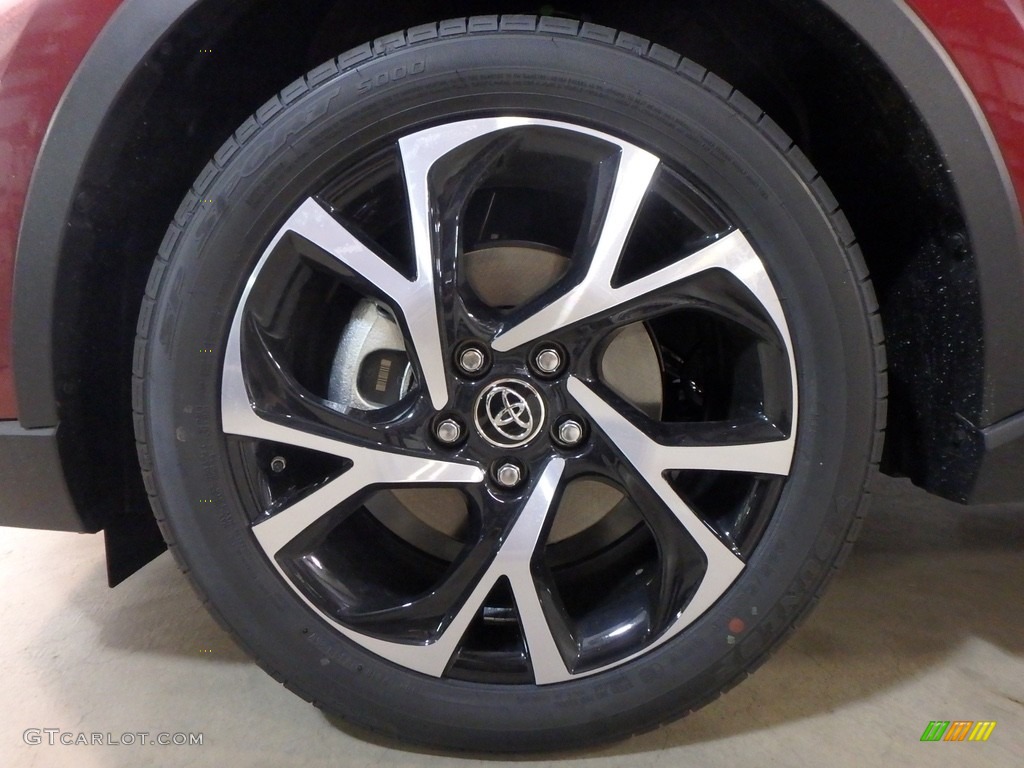 2018 C-HR XLE - Ruby Flare Pearl / Black photo #5