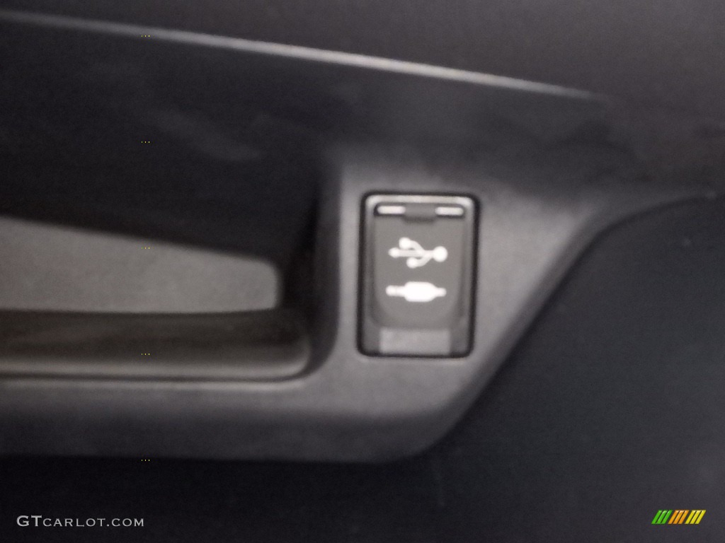 2018 C-HR XLE - Ruby Flare Pearl / Black photo #13