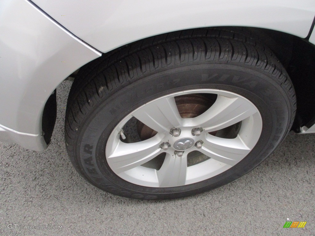 2011 Caliber Mainstreet - Bright Silver Metallic / Dark Slate Gray photo #6