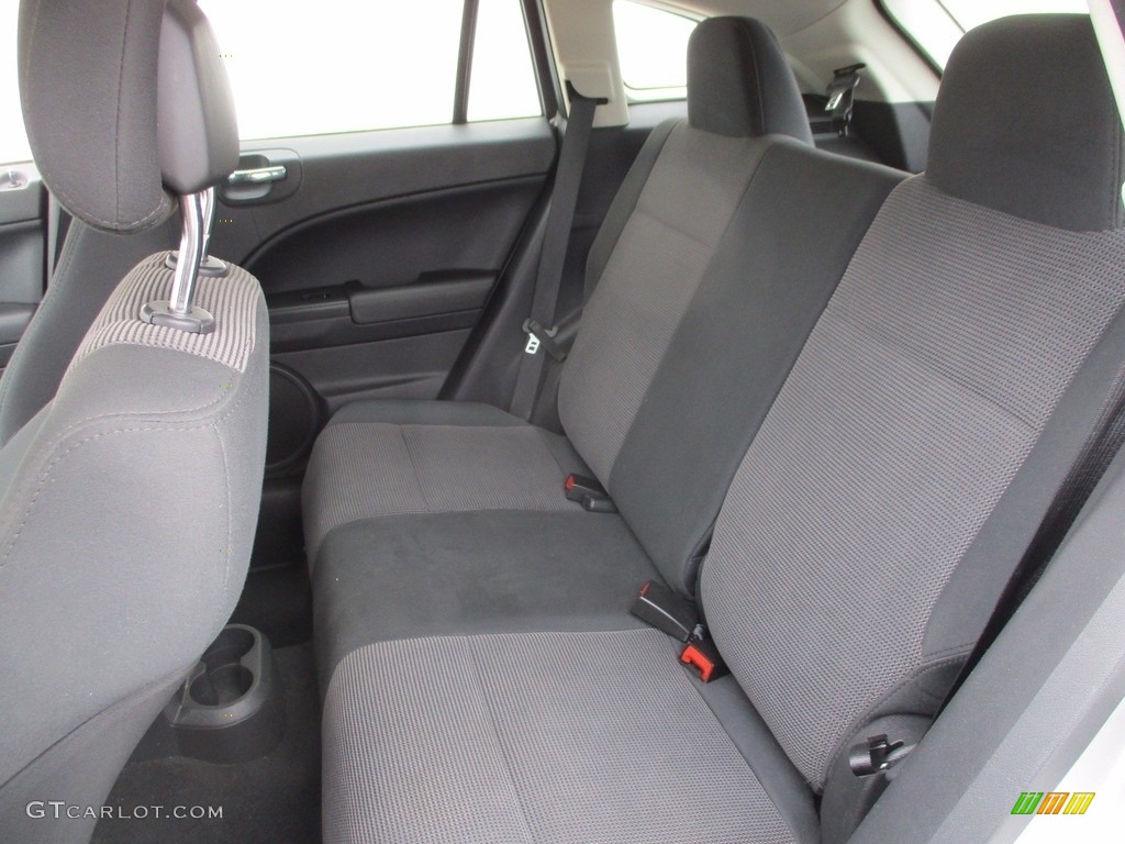 2011 Caliber Mainstreet - Bright Silver Metallic / Dark Slate Gray photo #12