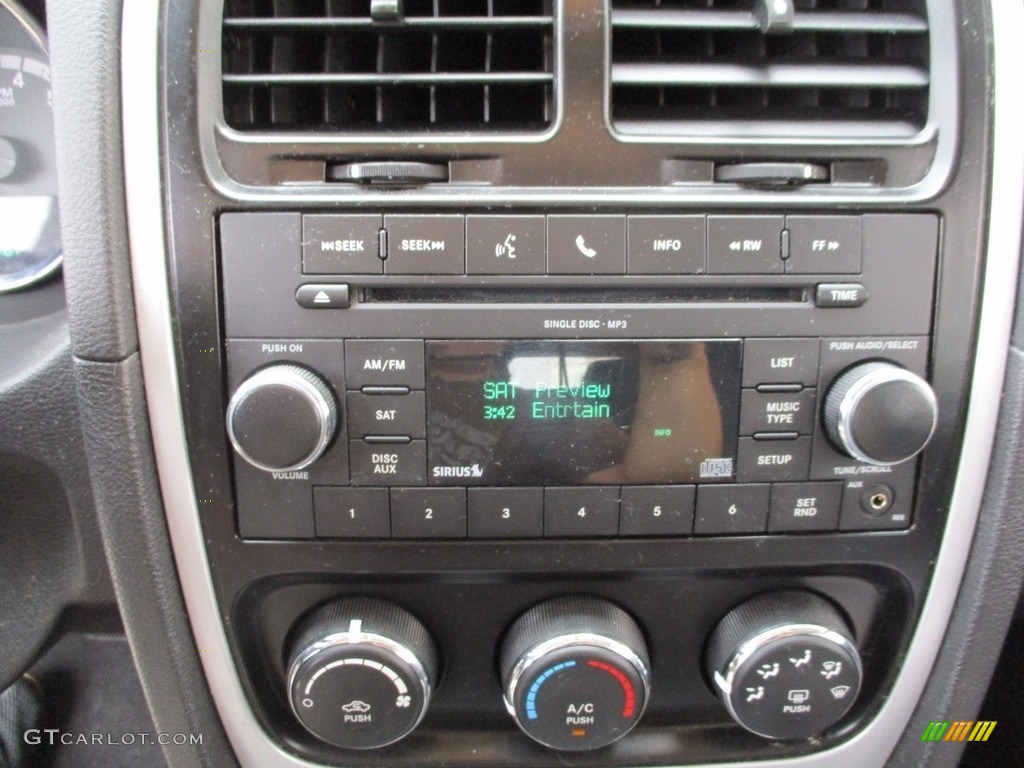 2011 Caliber Mainstreet - Bright Silver Metallic / Dark Slate Gray photo #15