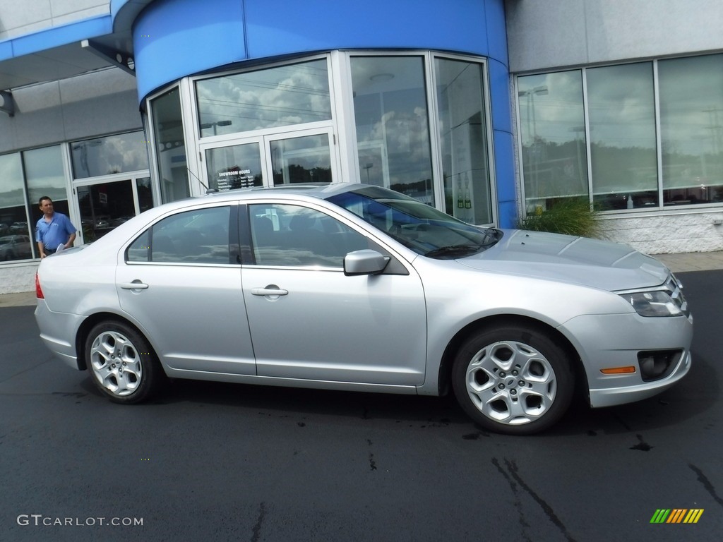 2010 Fusion SE - Brilliant Silver Metallic / Charcoal Black photo #2