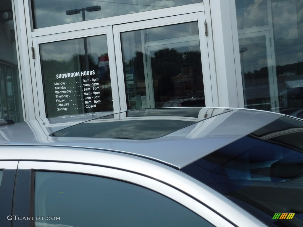 2010 Fusion SE - Brilliant Silver Metallic / Charcoal Black photo #3