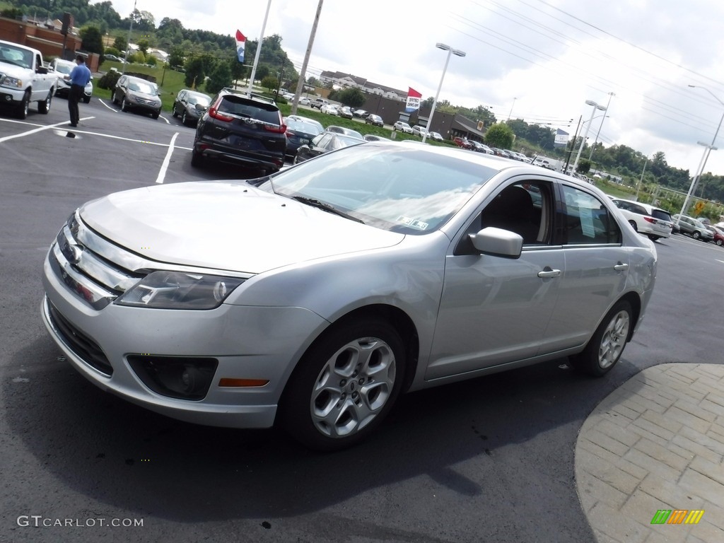 2010 Fusion SE - Brilliant Silver Metallic / Charcoal Black photo #5