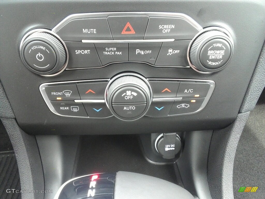 2018 Dodge Charger R/T Scat Pack Controls Photo #122445896