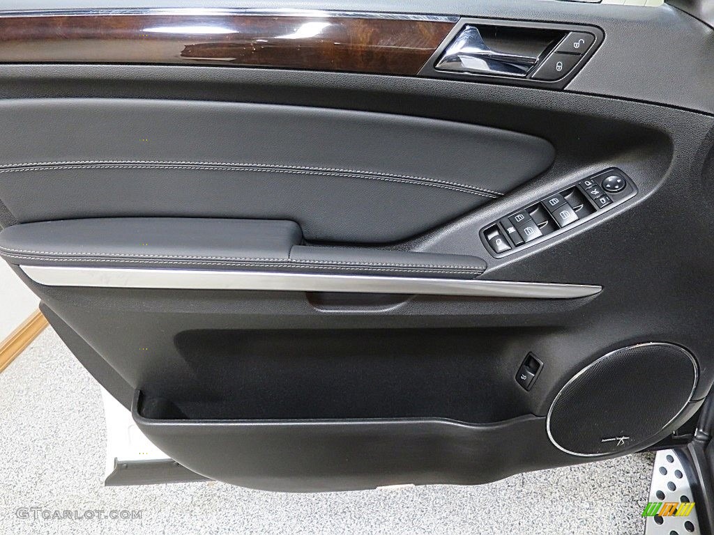 2012 GL 550 4Matic - Arctic White / Black photo #26
