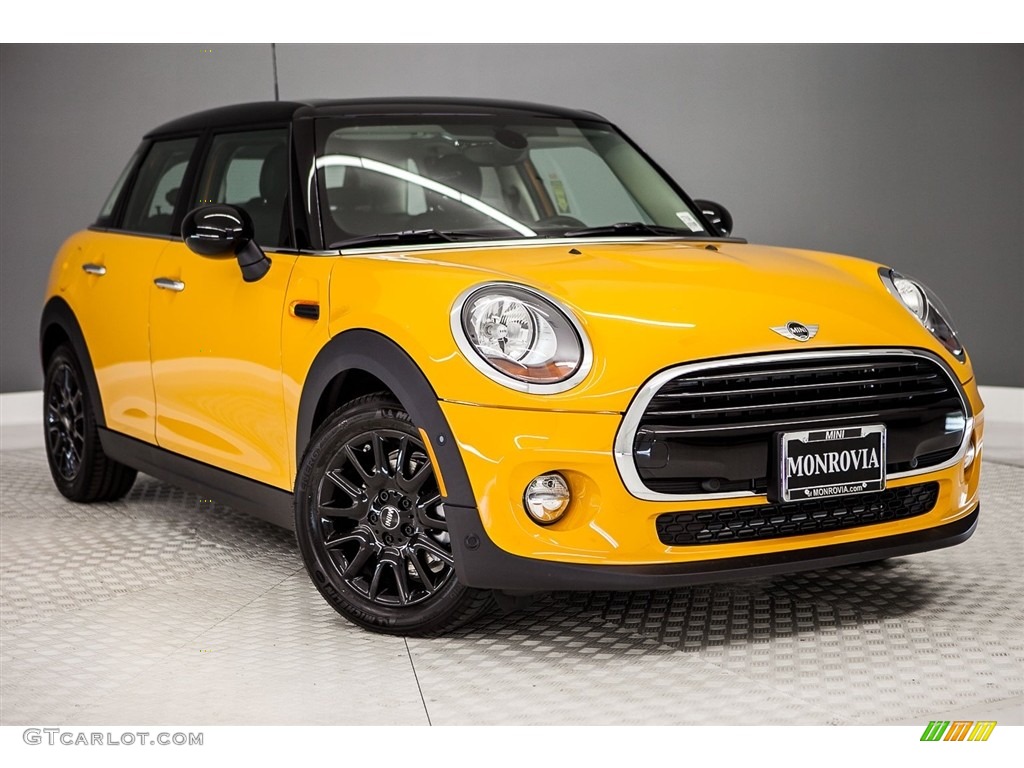 Volcanic Orange 2018 Mini Hardtop Cooper 4 Door Exterior Photo #122449157