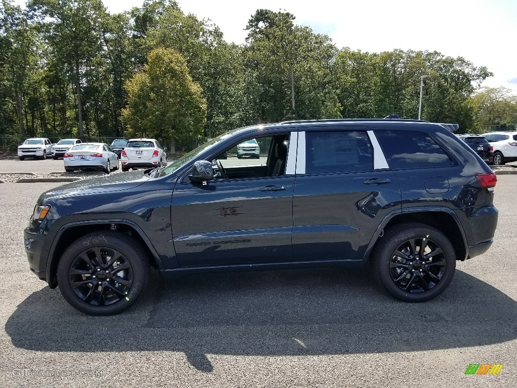 2018 Grand Cherokee Altitude 4x4 - Rhino / Black photo #3