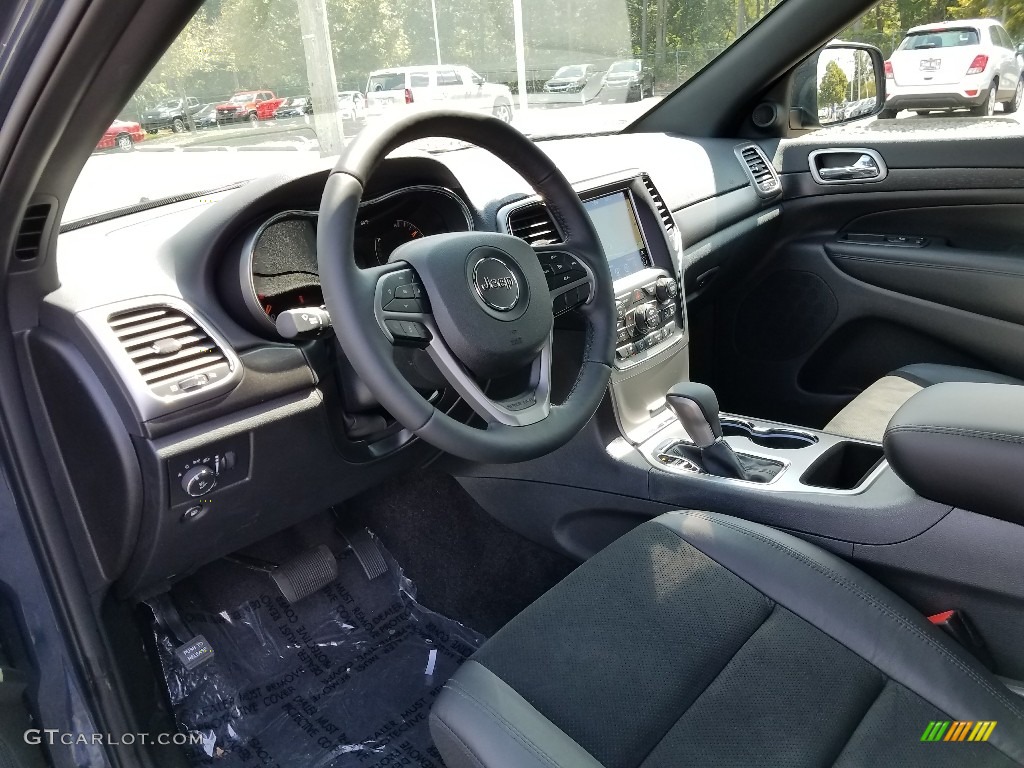 2018 Grand Cherokee Altitude 4x4 - Rhino / Black photo #7