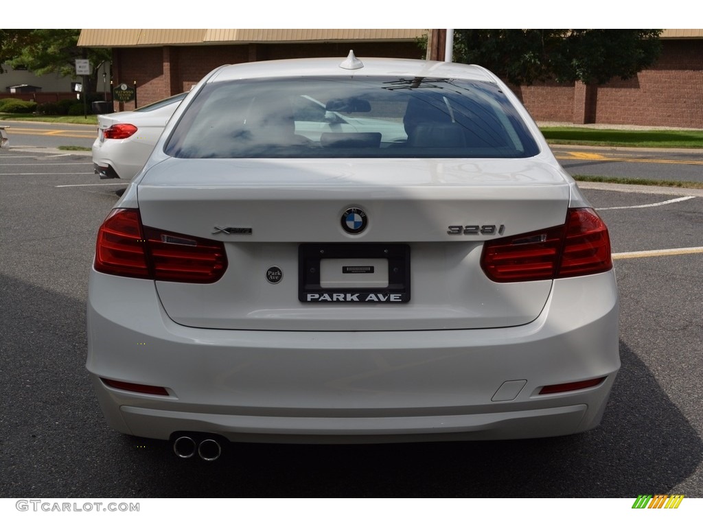 2014 3 Series 328i xDrive Sedan - Alpine White / Black photo #4