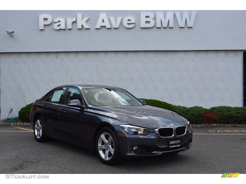 Black Sapphire Metallic BMW 5 Series