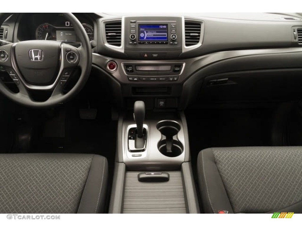 2018 Honda Ridgeline RT Dashboard Photos