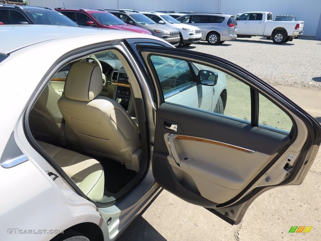 2010 MKZ FWD - Sterling Gray Metallic / Light Camel photo #25