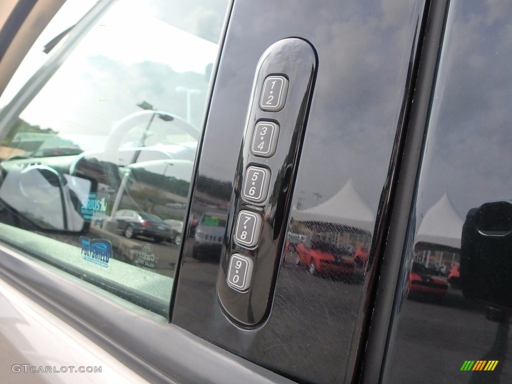2008 Explorer XLT 4x4 - Silver Birch Metallic / Black/Stone photo #10