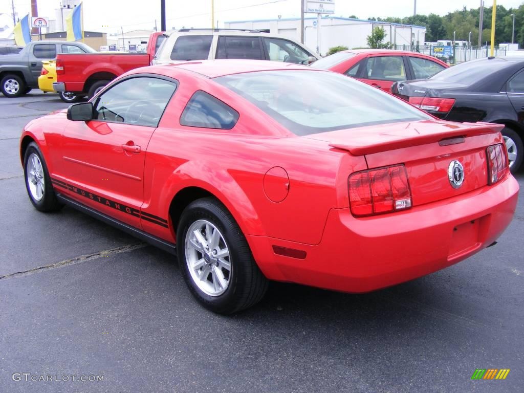 2008 Mustang V6 Deluxe Coupe - Torch Red / Light Graphite photo #2