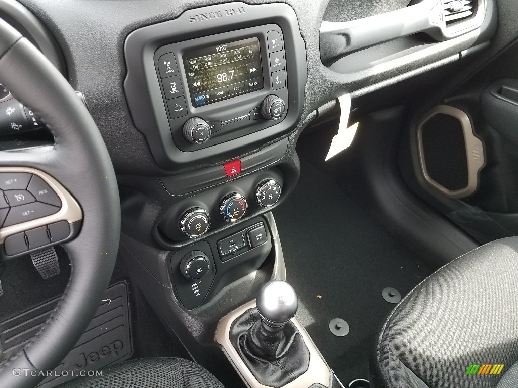 2017 Jeep Renegade Latitude 4x4 Transmission Photos